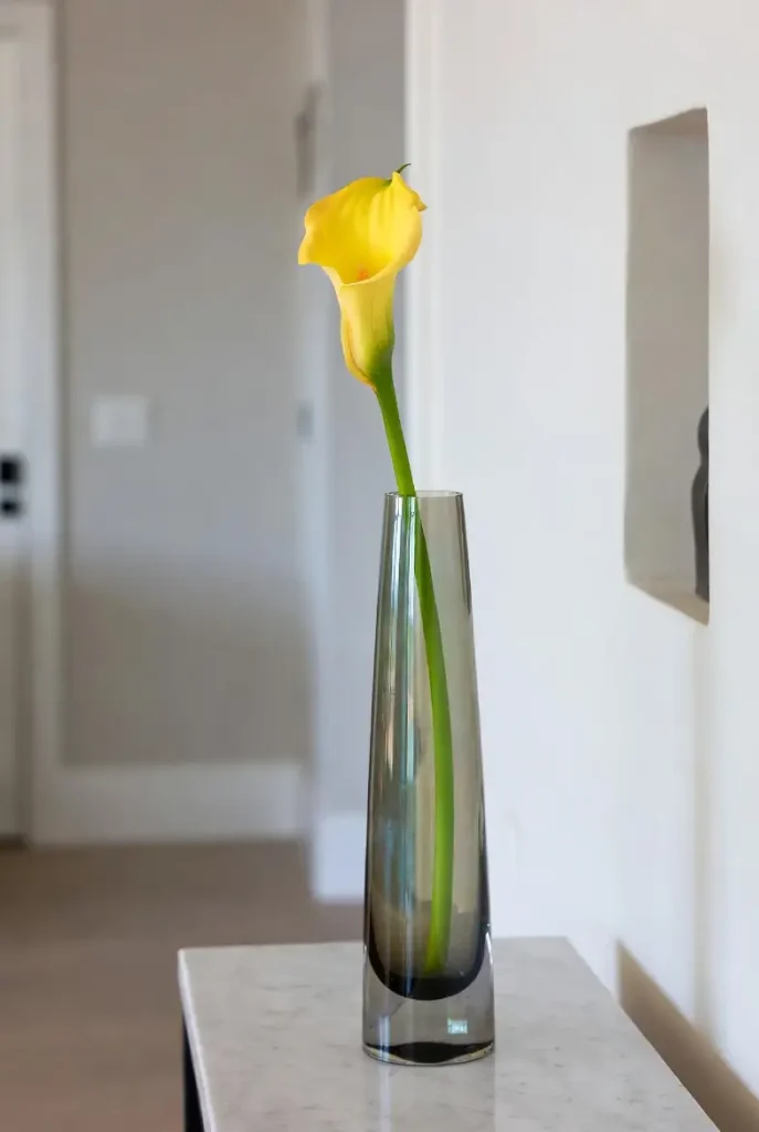 Single mango calla lily arrangement in oversized vase – expensive looking home decor under $20